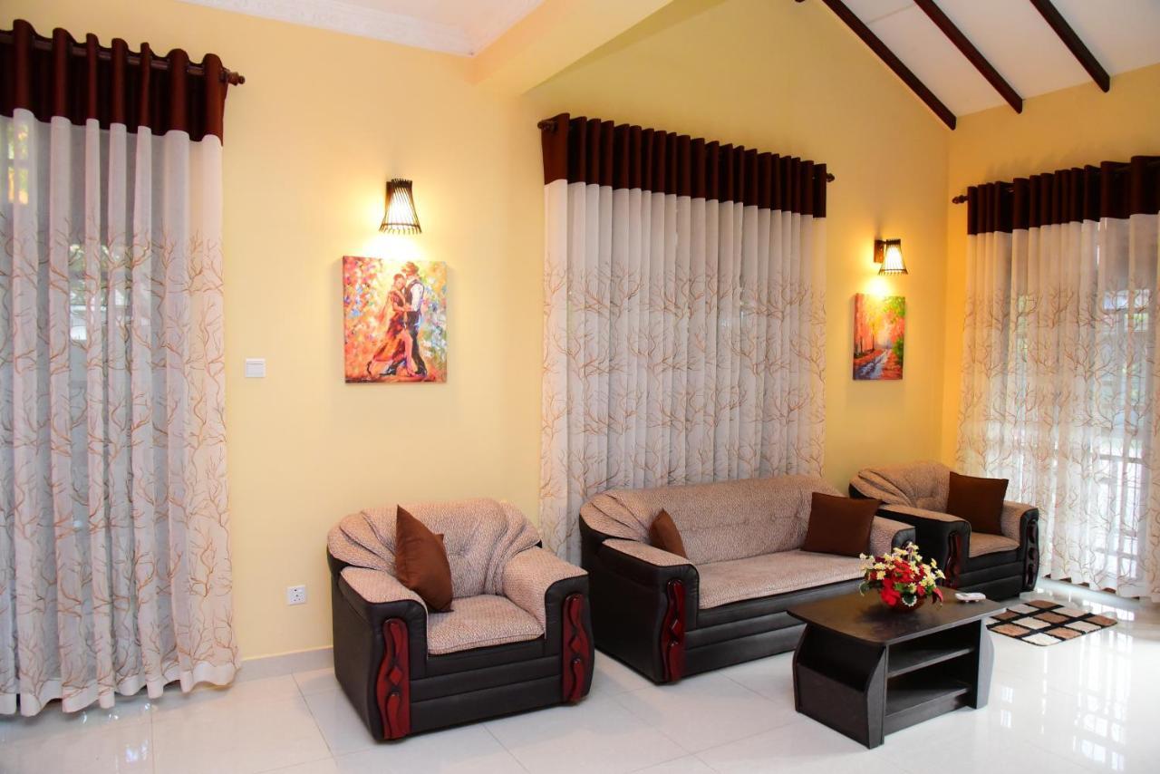 Airport Blessings Villa Katunayaka Extérieur photo