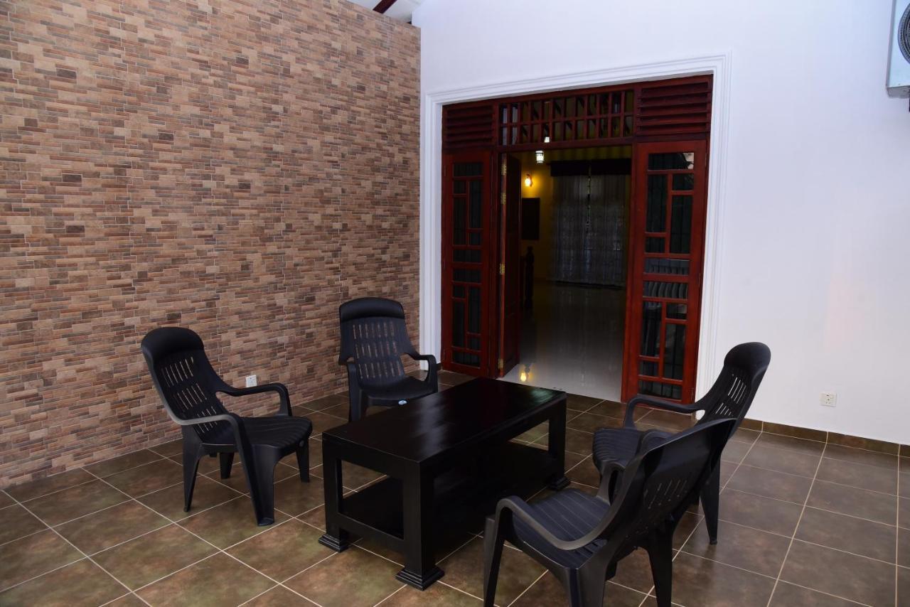 Airport Blessings Villa Katunayaka Extérieur photo